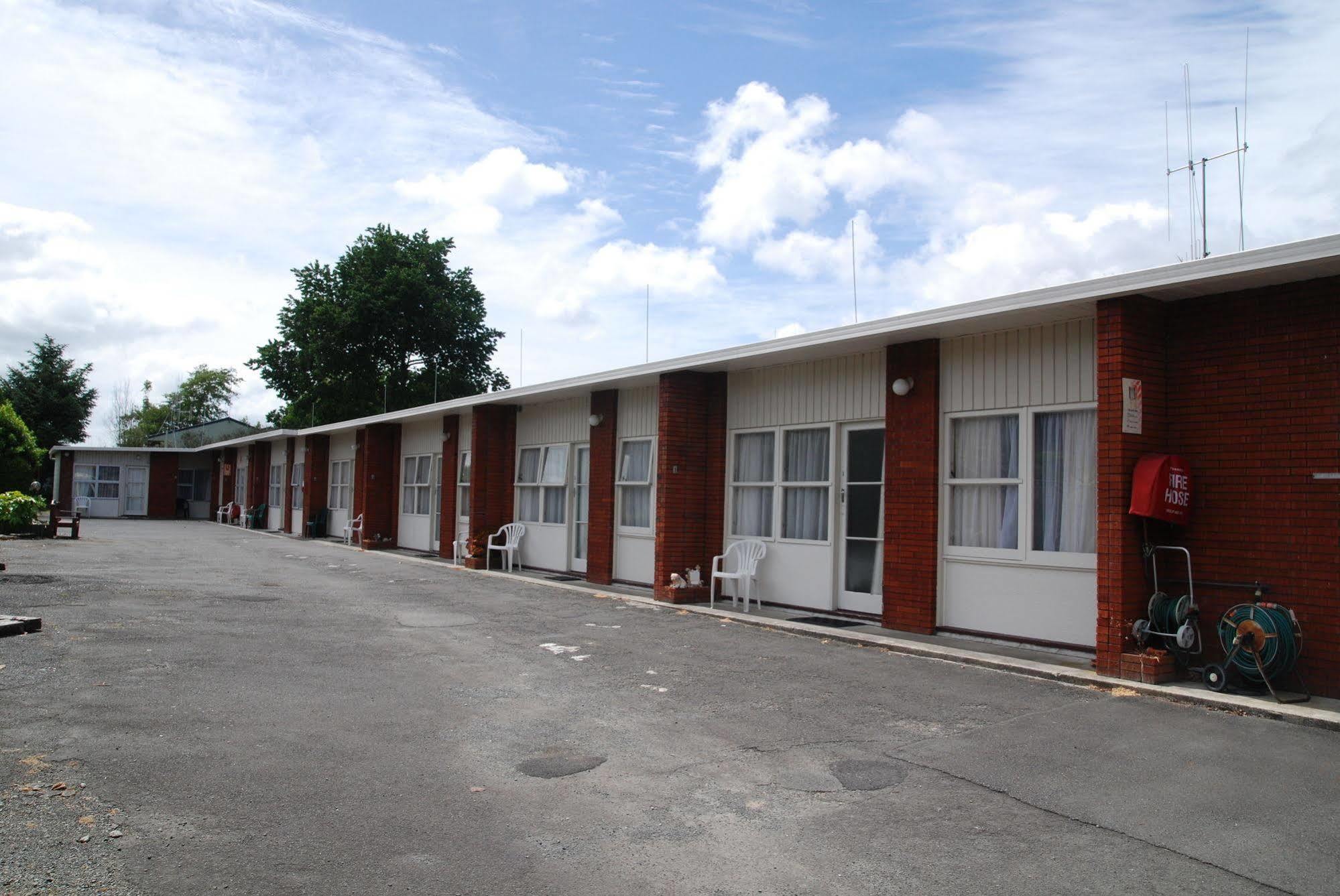 המילטון Manhattan Lodge Motel מראה חיצוני תמונה