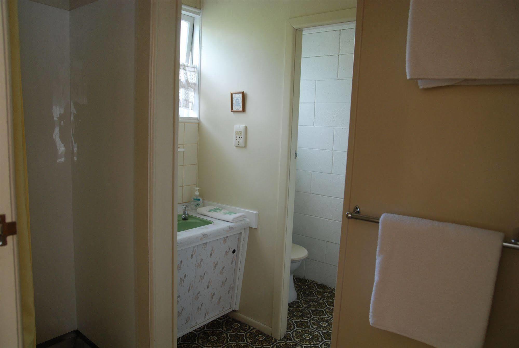 המילטון Manhattan Lodge Motel מראה חיצוני תמונה