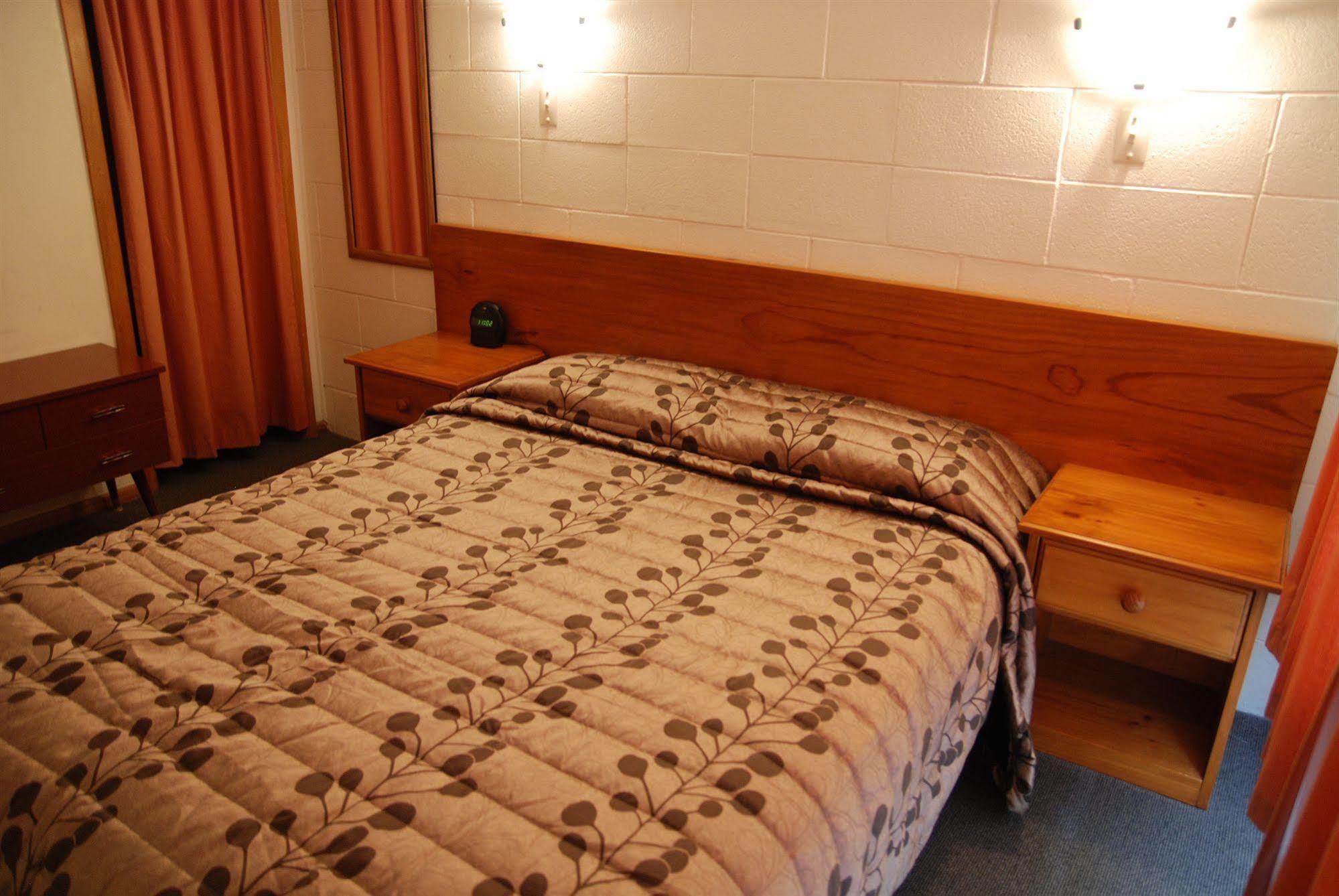 המילטון Manhattan Lodge Motel מראה חיצוני תמונה