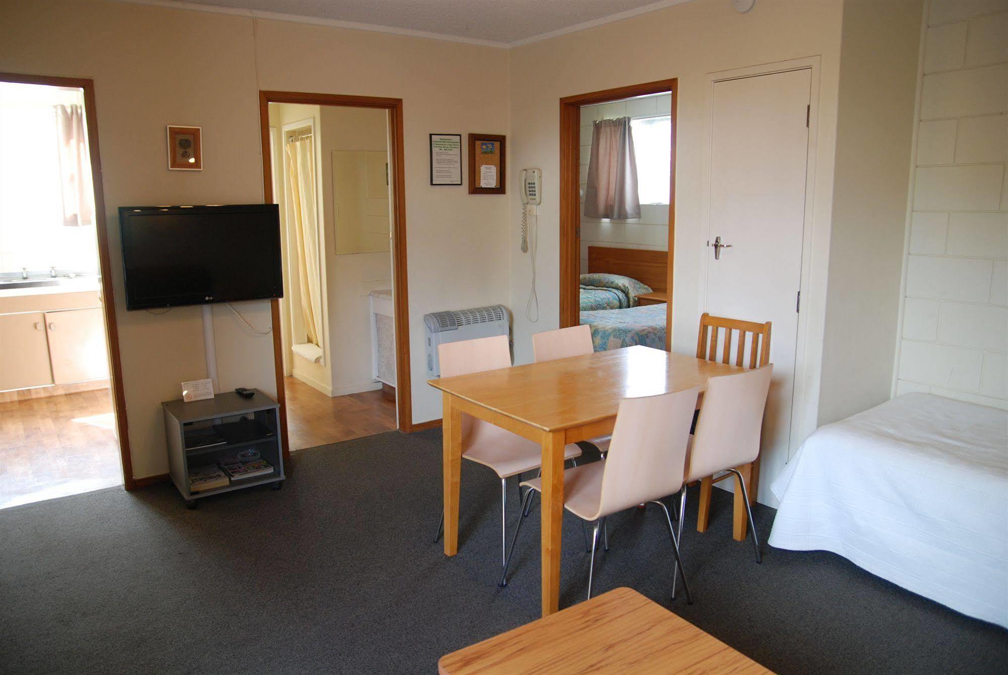 המילטון Manhattan Lodge Motel מראה חיצוני תמונה