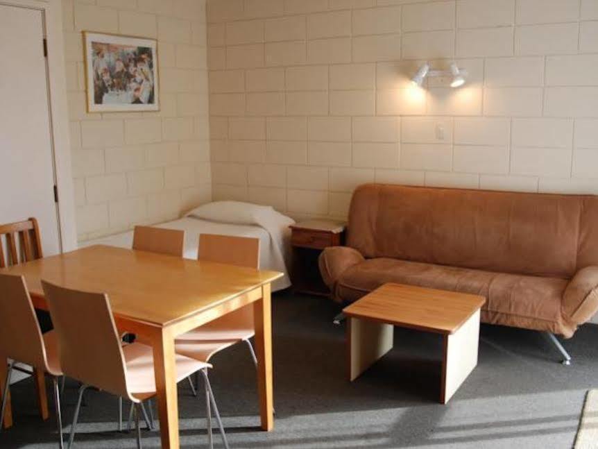 המילטון Manhattan Lodge Motel מראה חיצוני תמונה