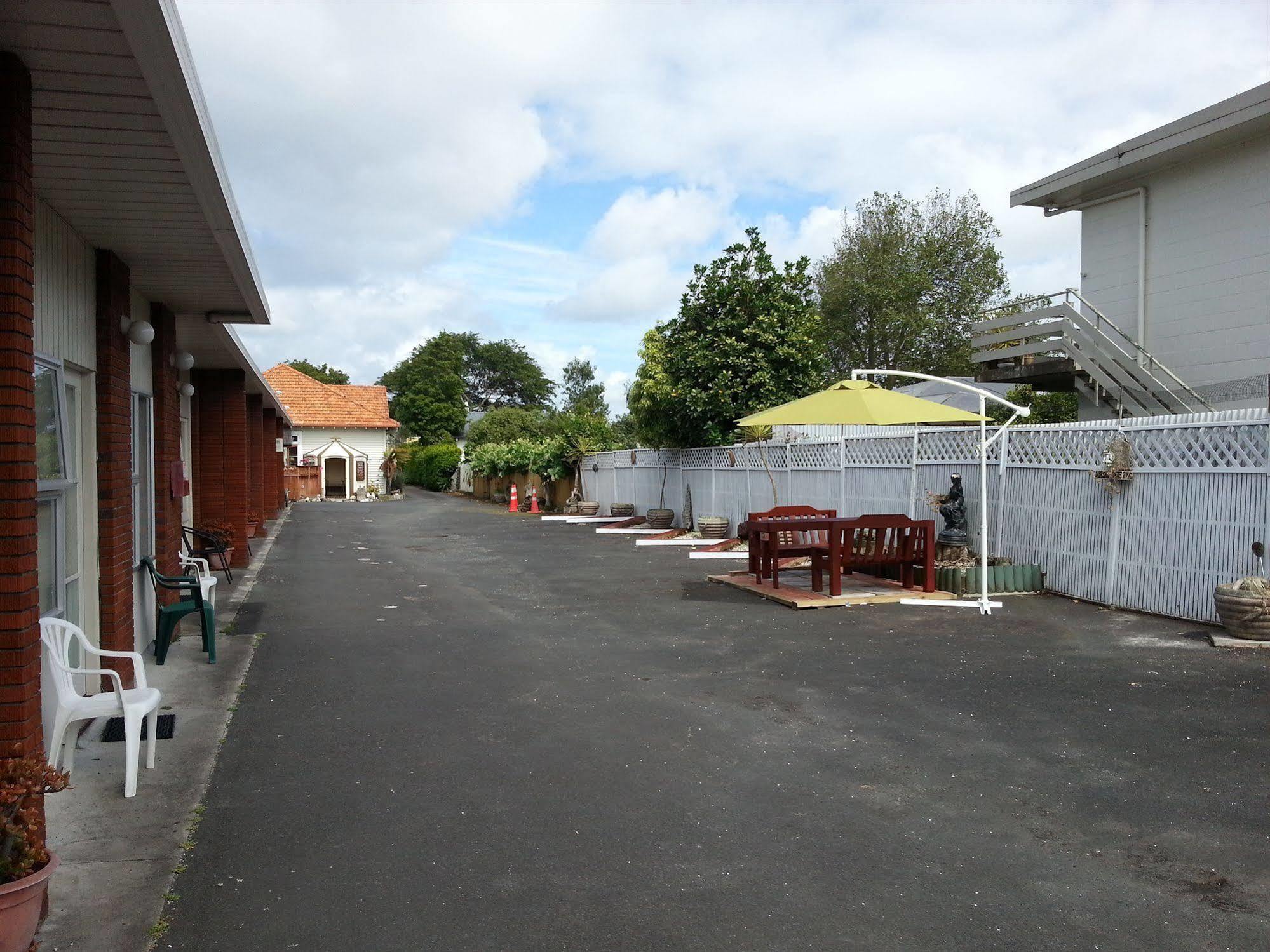 המילטון Manhattan Lodge Motel מראה חיצוני תמונה