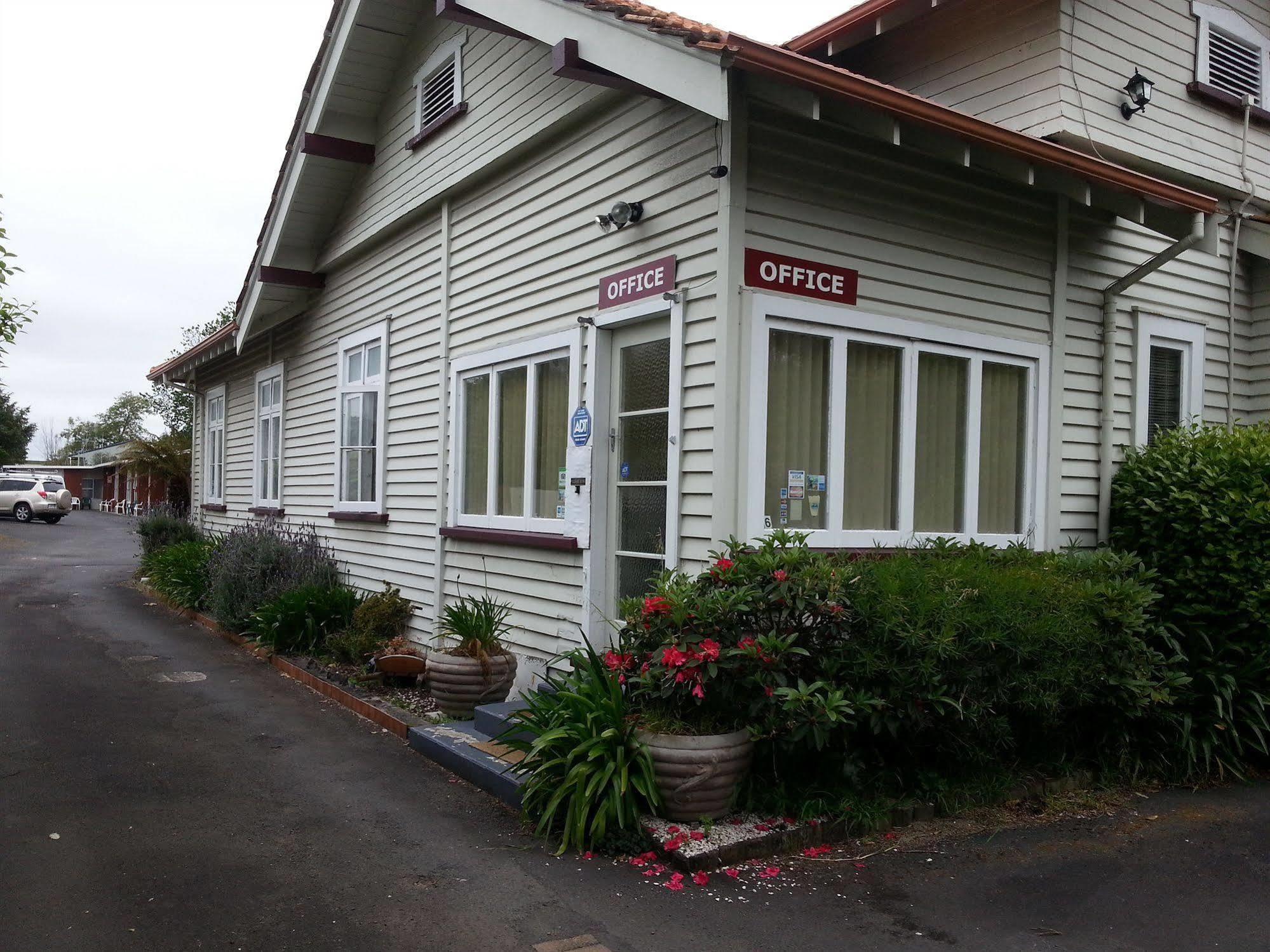 המילטון Manhattan Lodge Motel מראה חיצוני תמונה