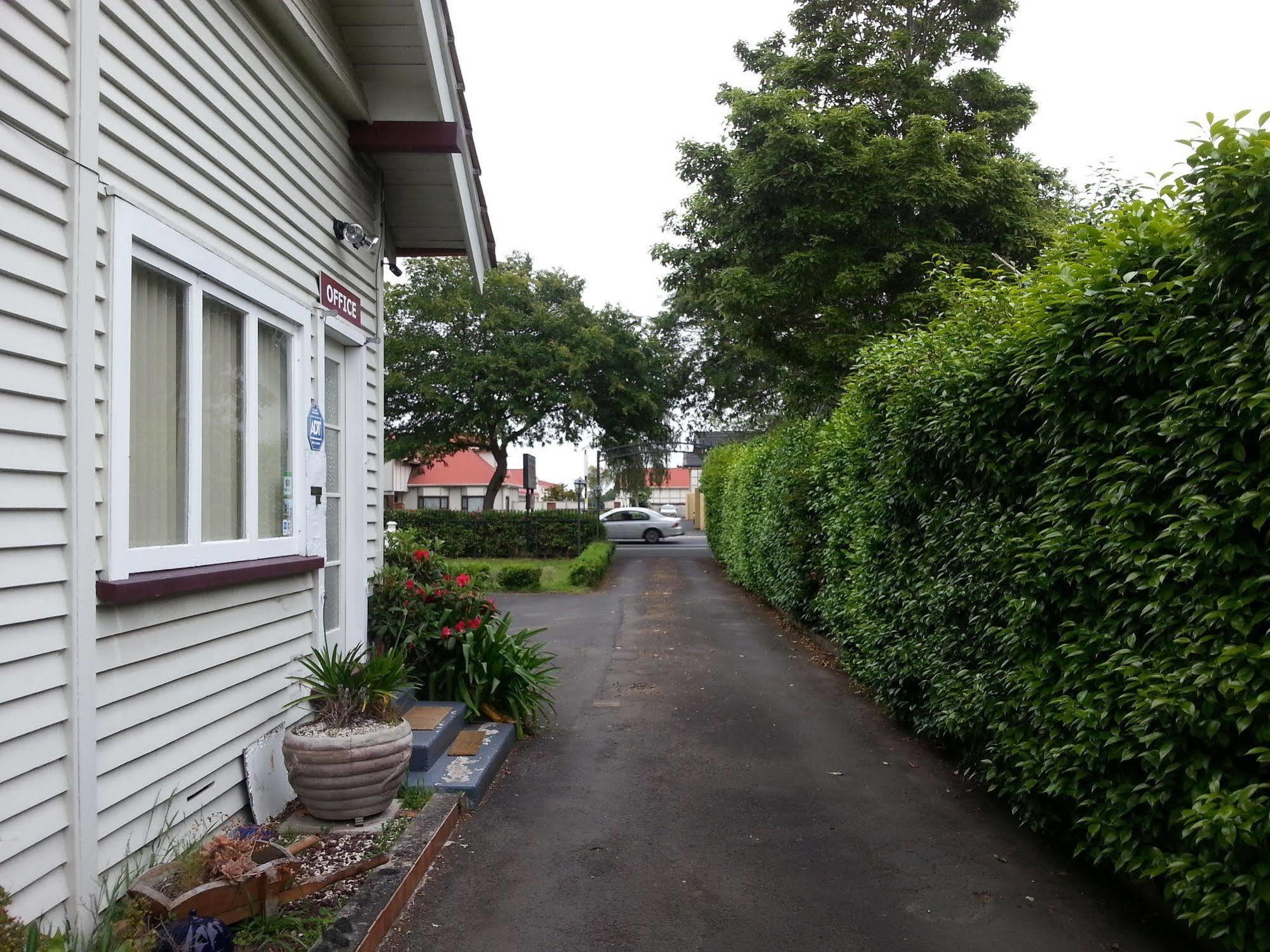 המילטון Manhattan Lodge Motel מראה חיצוני תמונה