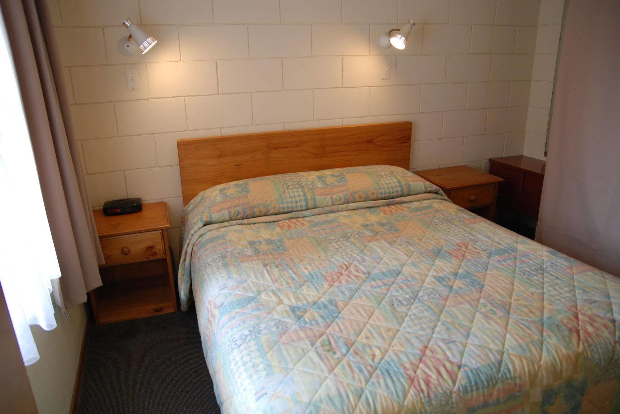 המילטון Manhattan Lodge Motel מראה חיצוני תמונה