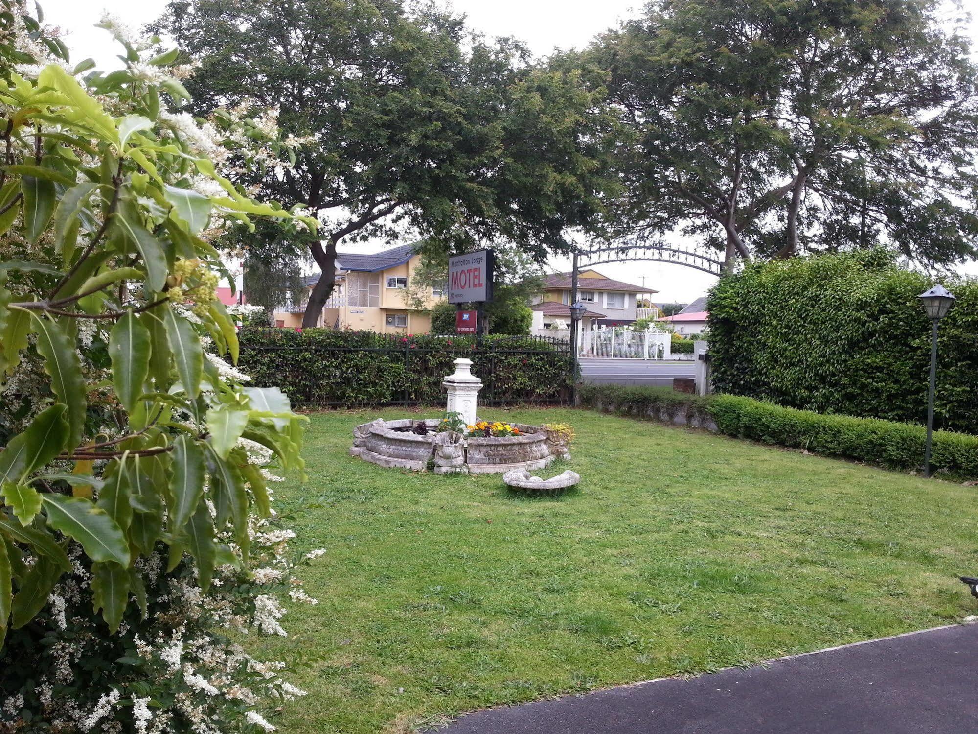 המילטון Manhattan Lodge Motel מראה חיצוני תמונה