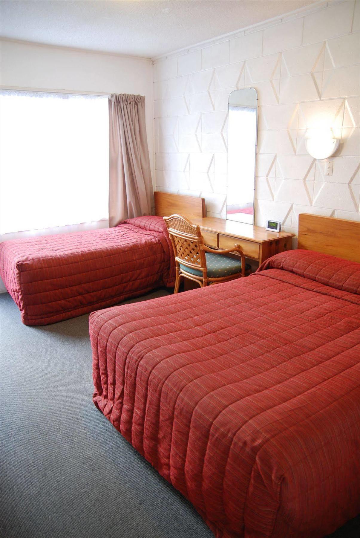 המילטון Manhattan Lodge Motel מראה חיצוני תמונה