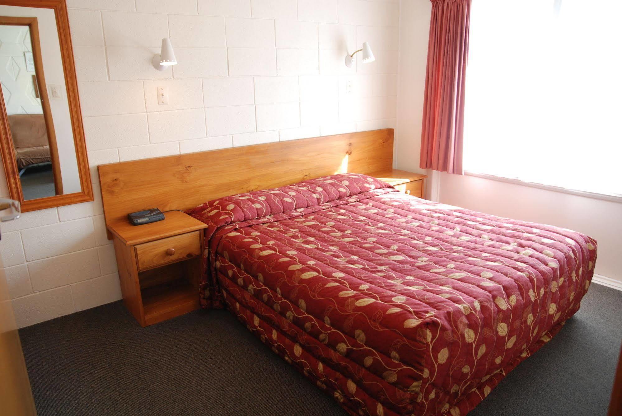 המילטון Manhattan Lodge Motel מראה חיצוני תמונה