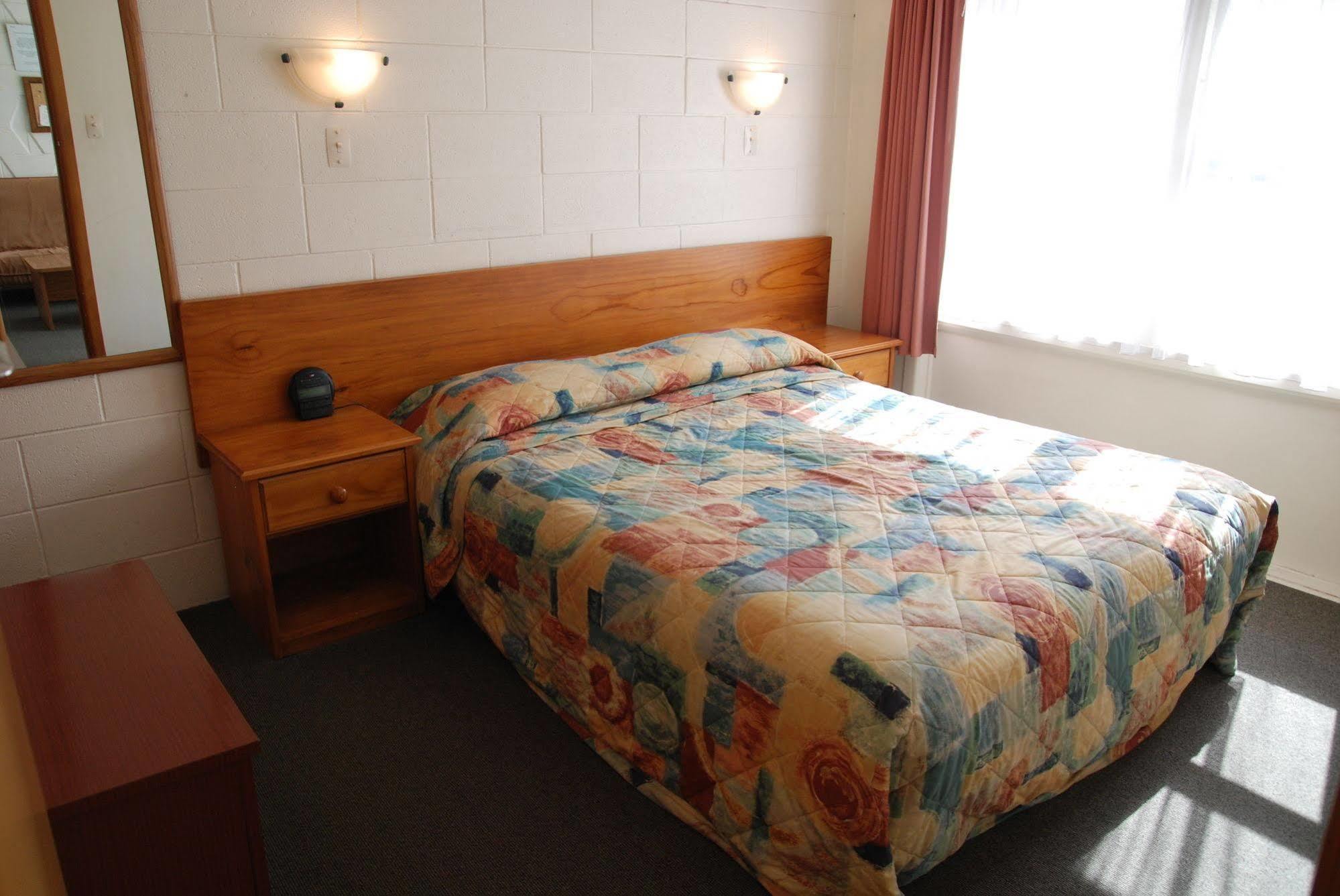 המילטון Manhattan Lodge Motel מראה חיצוני תמונה